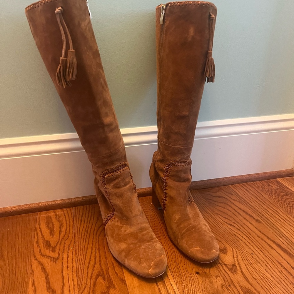 Elegant Tan Suede Heeled Boots